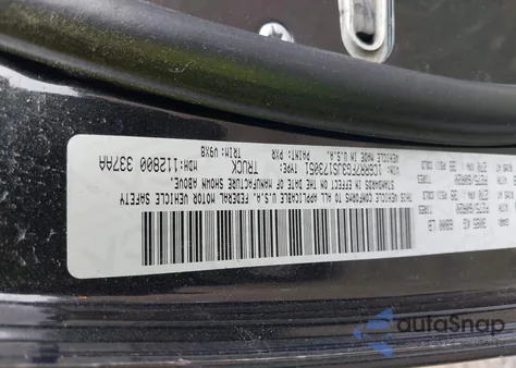 2018 Ram 1500 Express 4X4 6'4 Box z USA, uszkodzony, nr VIN 1C6RR7FG3JS173051